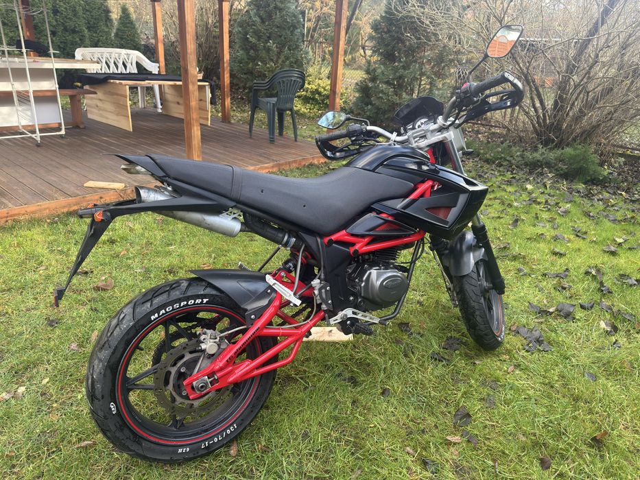 Motocykl Megelli 125 super stan