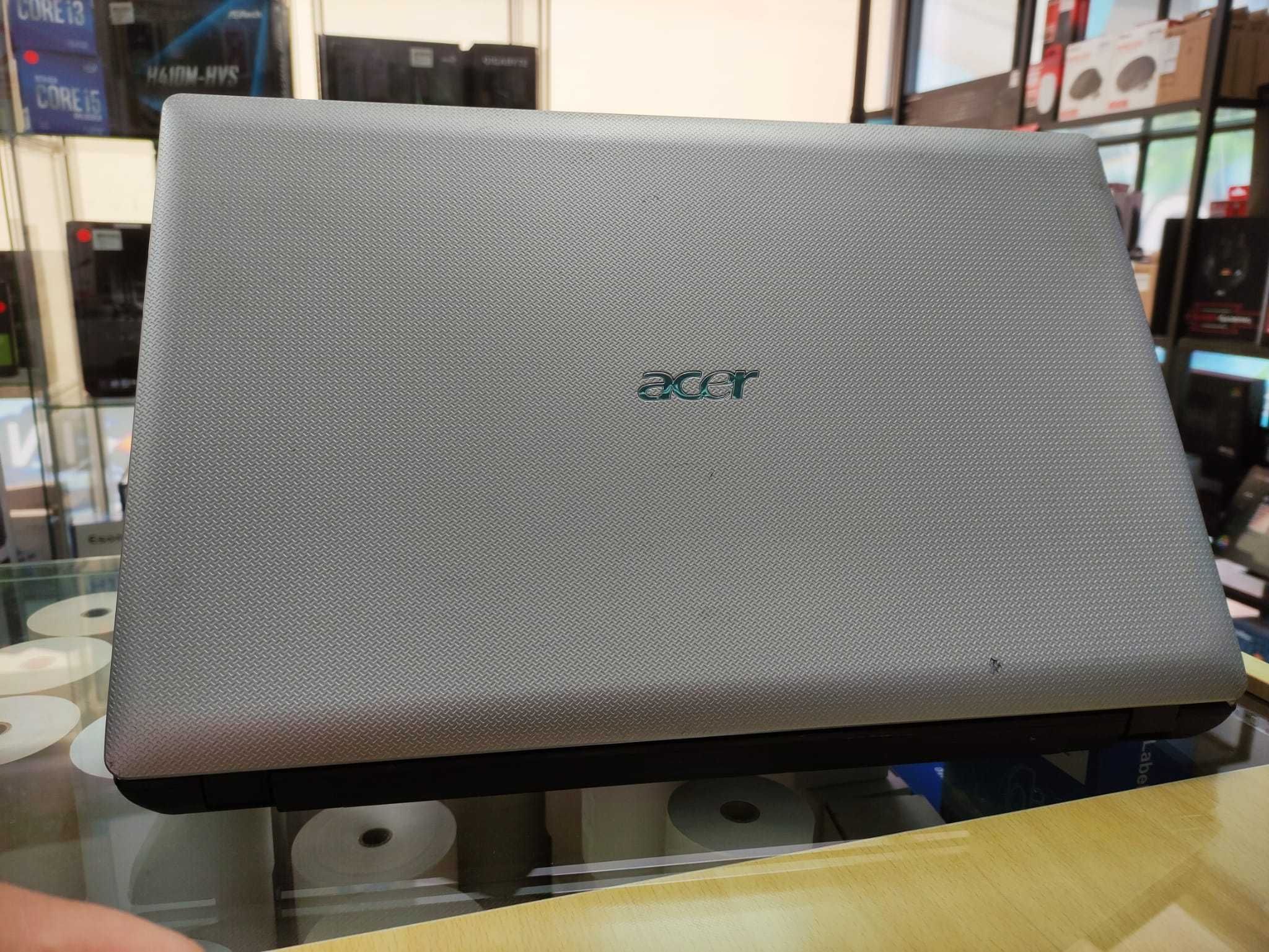 Portátil ACER Aspire 7741G 17.3" i5 4/320GB ATI Radeon - GARANTIA