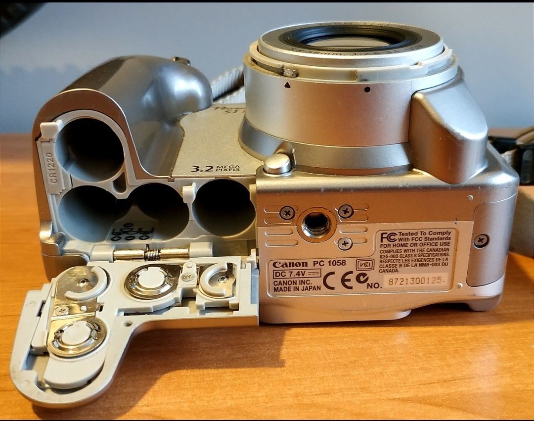 Aparat fotograficzny kompakt Canon PowerShot S1 IS