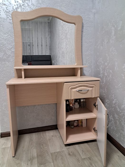 Туалетный столик