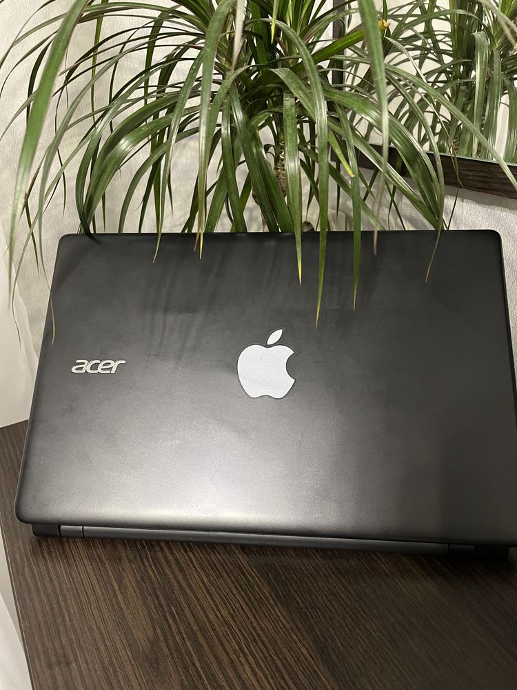 Ноутбук Acer Aspire E1-522
