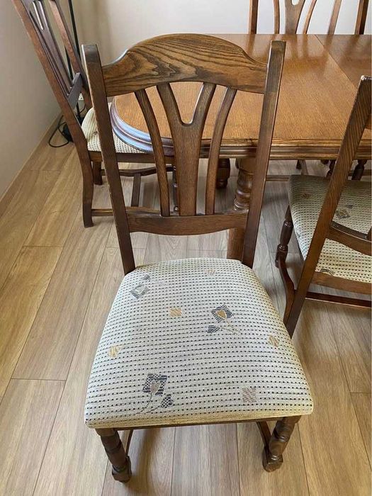 Stół dębowy plus 8 krzeseł