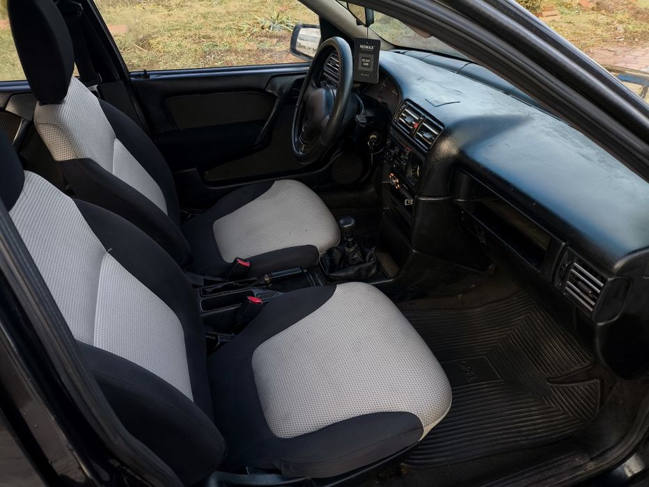 Opel Vektra A 1.6 Бензин в гарному стані Вектра авто машина