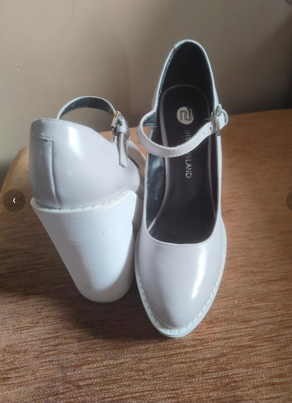 Modne buty River Island