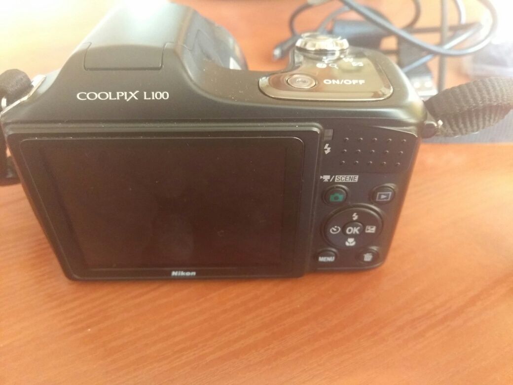 Nikon Coolpix L100 + чехол