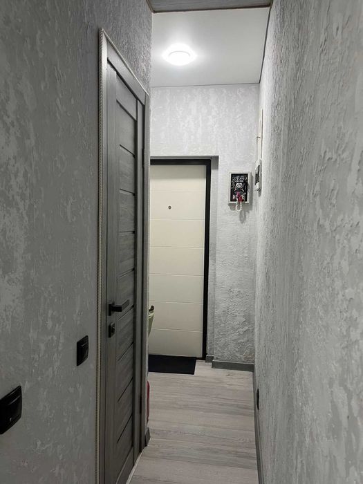 Продається 1-к.кв з якісним ремонтом поруч зі ст.м Берестейська