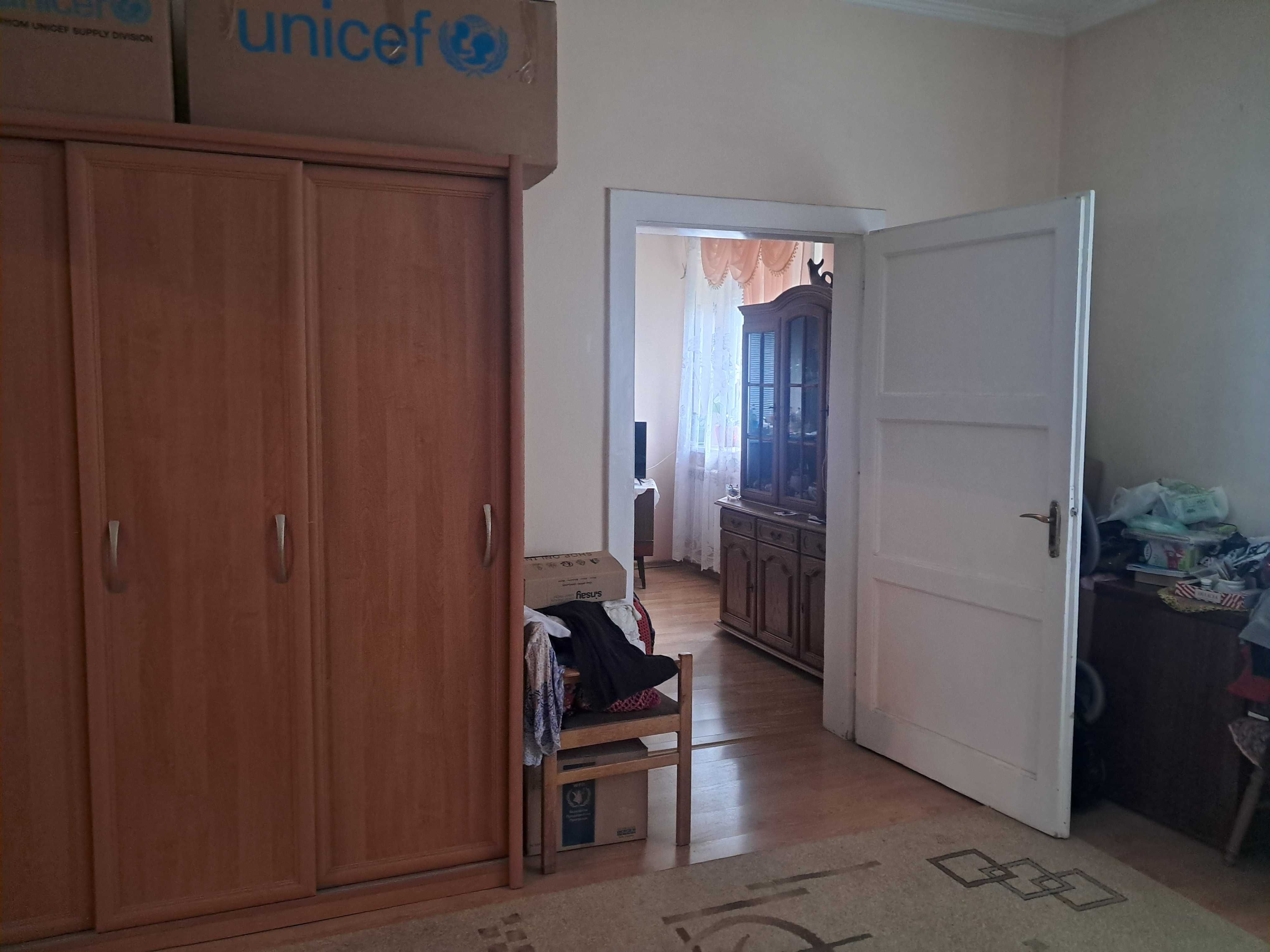 Продаж квартири напівособняку в Ужгороді
