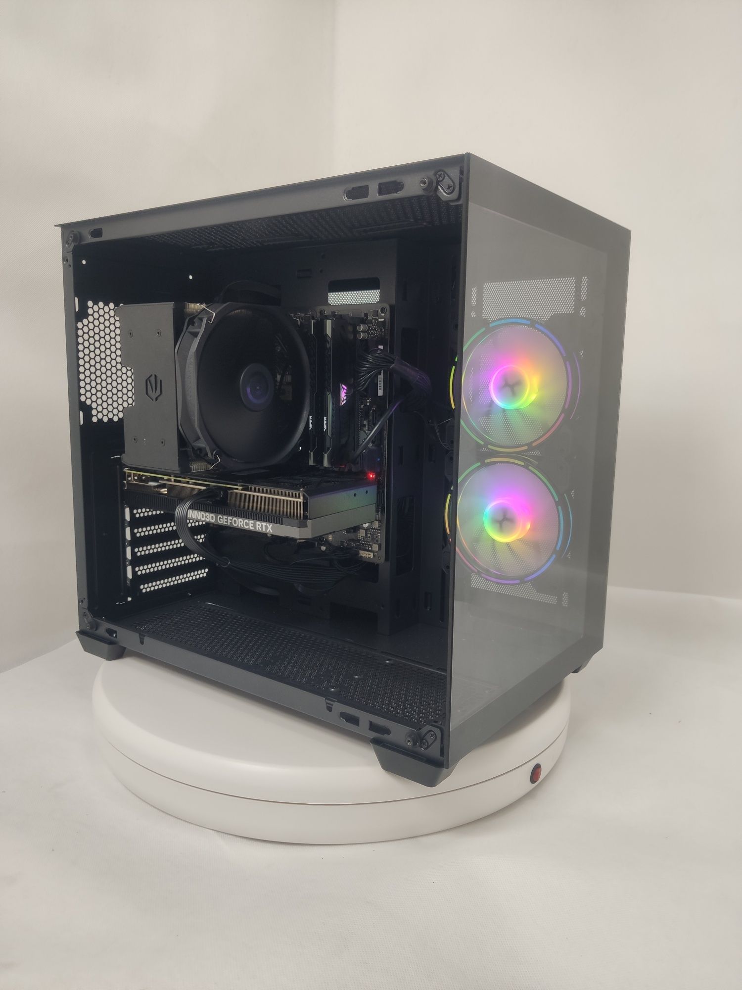 Komputer Gamingowy Ryzen 7 9800X3D,RTX 5070,32 GB,SSD,Win 11,USDT
