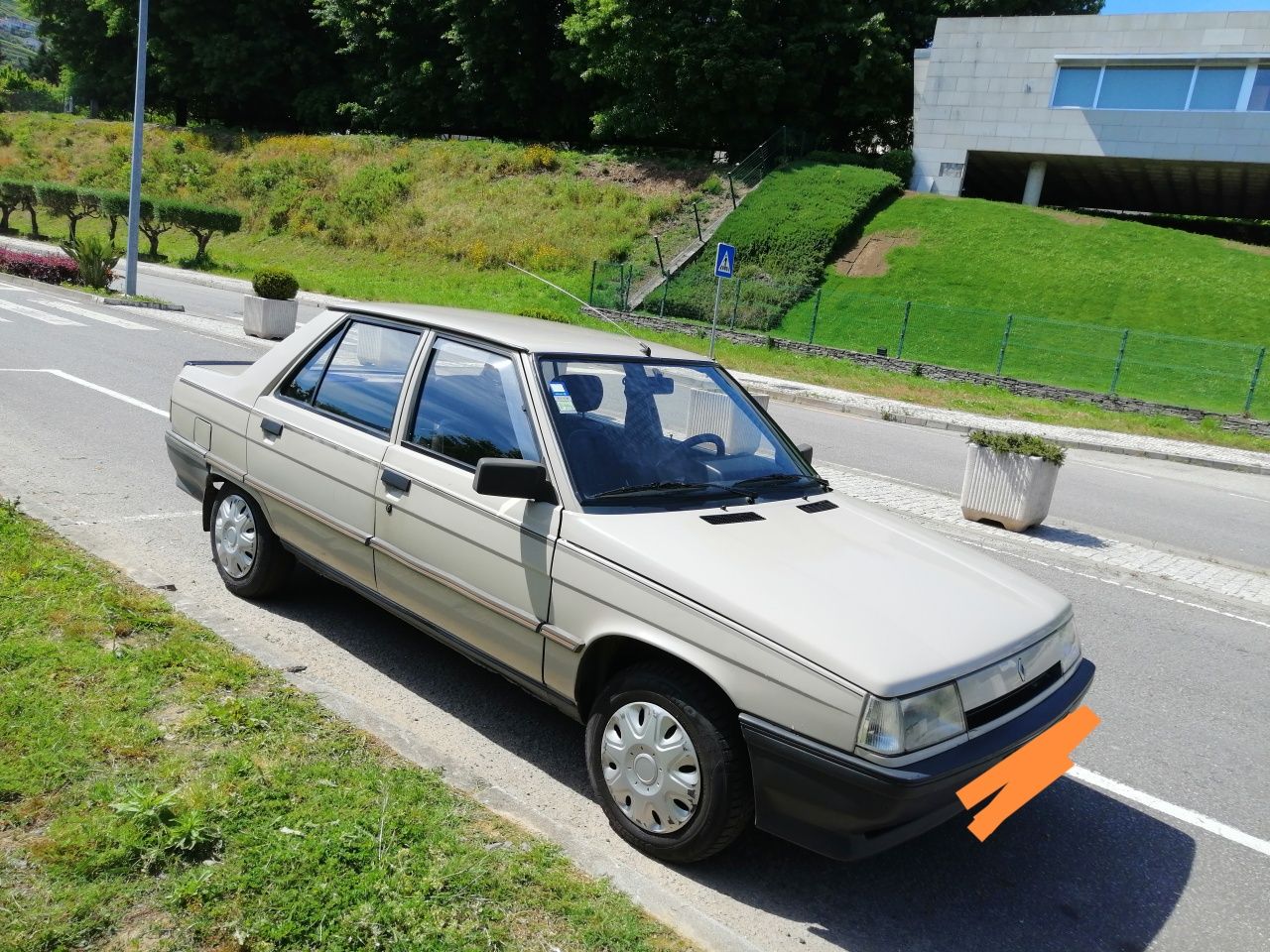 Venda Renault 9 TL