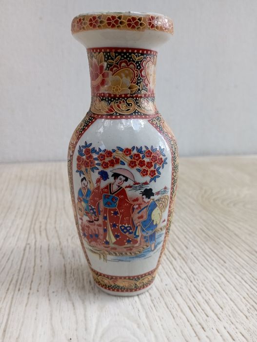 Вазочка  китайська