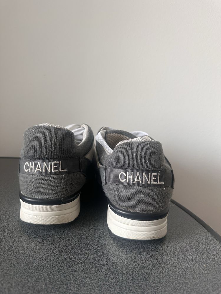 Продам сірі Жіночі кросівки CHANEL