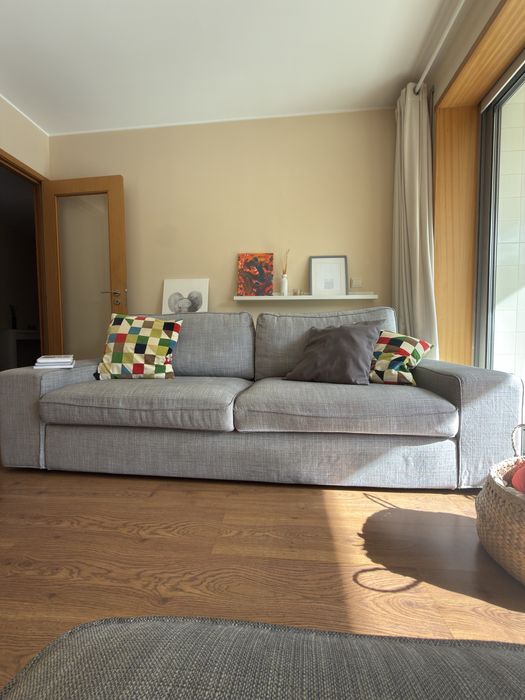 Sofá 3 lugares Kivik Ikea + Repousa Pés