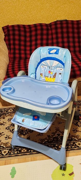 Стільчик для годування