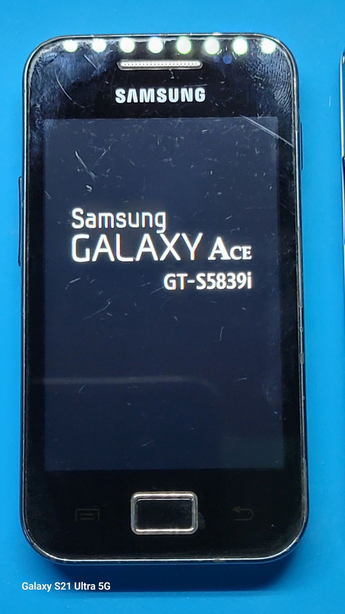 Телефон сенсорный Samsung GT-S5839i (WiFi.Bluetooth) 2шт.,цена за оба