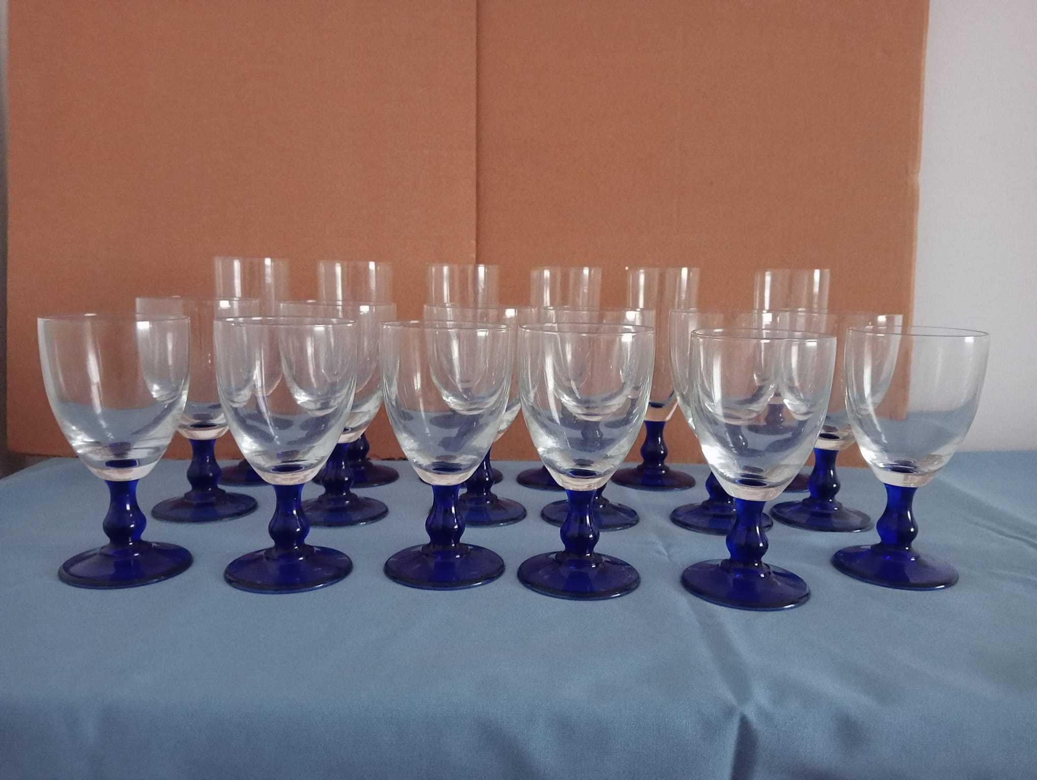 Conjunto de copos - 18 copos - Negociavel