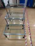 Conjunto de 3 mesas de inox com vidro