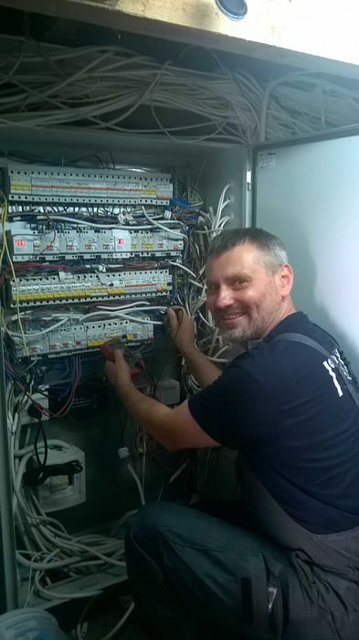 Электрик  ,квартира дом квалифицированно! Авр зарядная станция