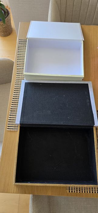 Vendo 2 caixas decorativas com arrumação