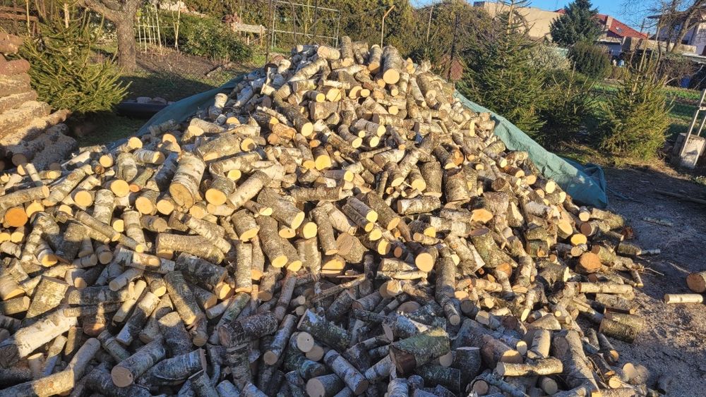 Drewno opałowe w całości lub pocięte ,suche  , transport !