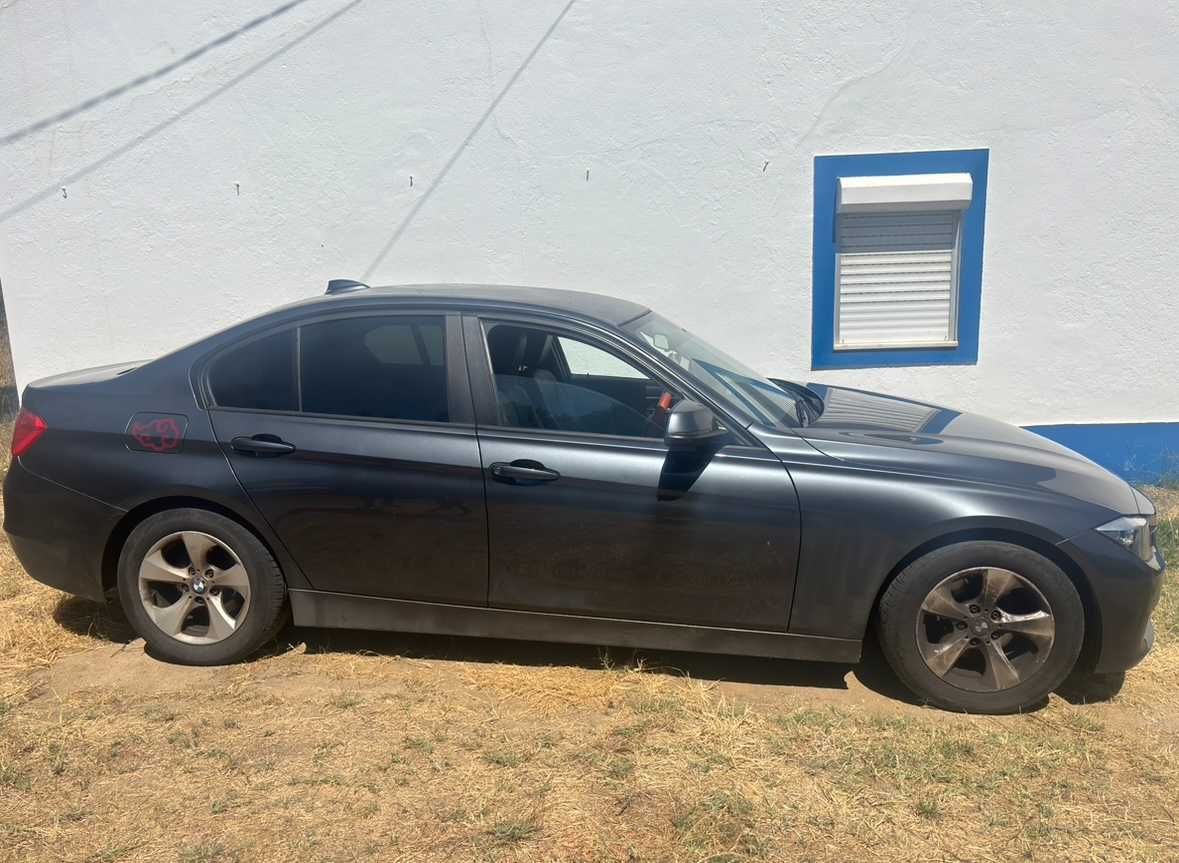 BMW 320d carro em bom estado