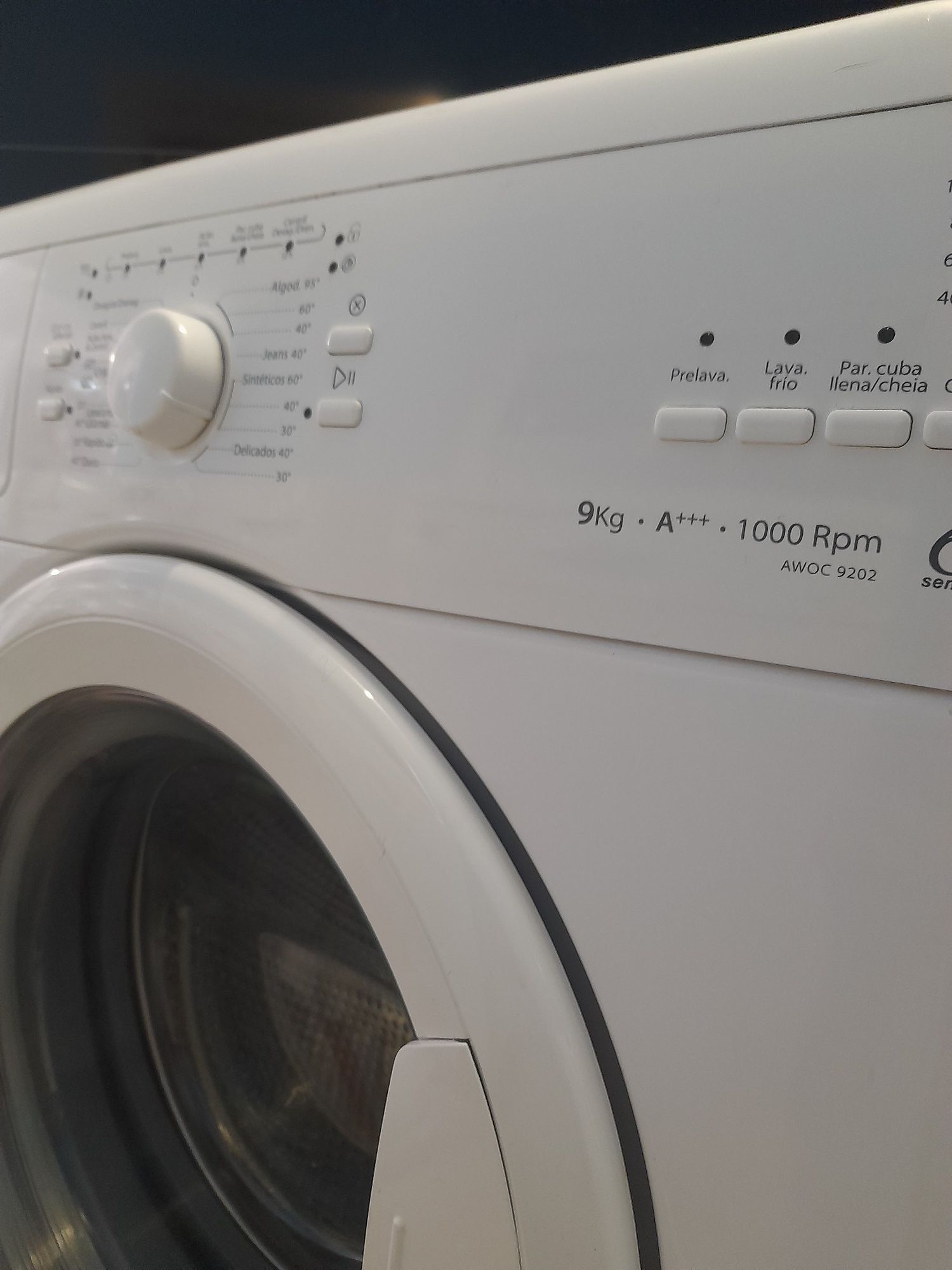 Máquina de lavar roupa Whirlpool  9kg