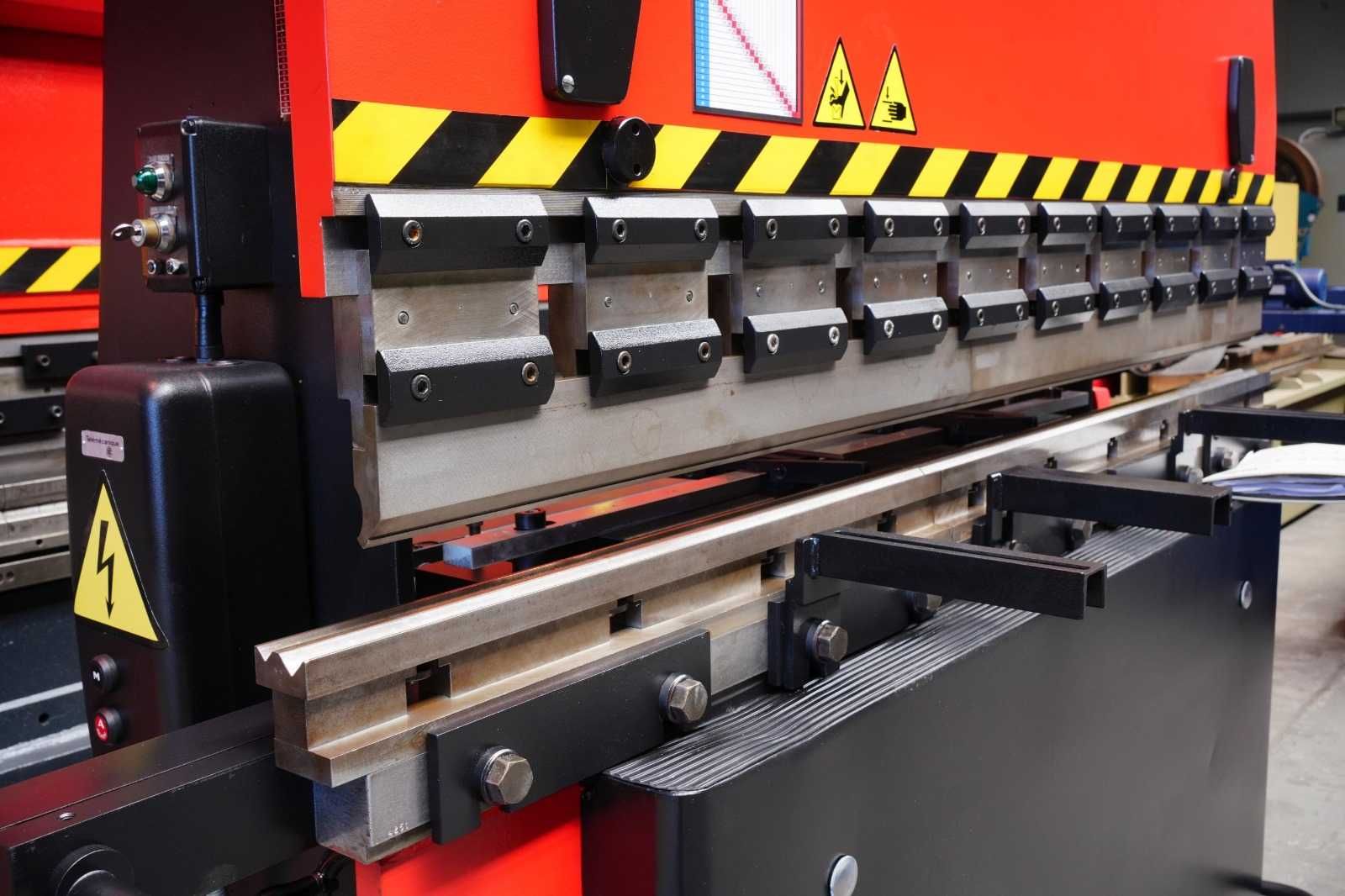 Prasa krawędziowa krawędziarka giętarka AMADA RG 33 t x 2050 Promecam