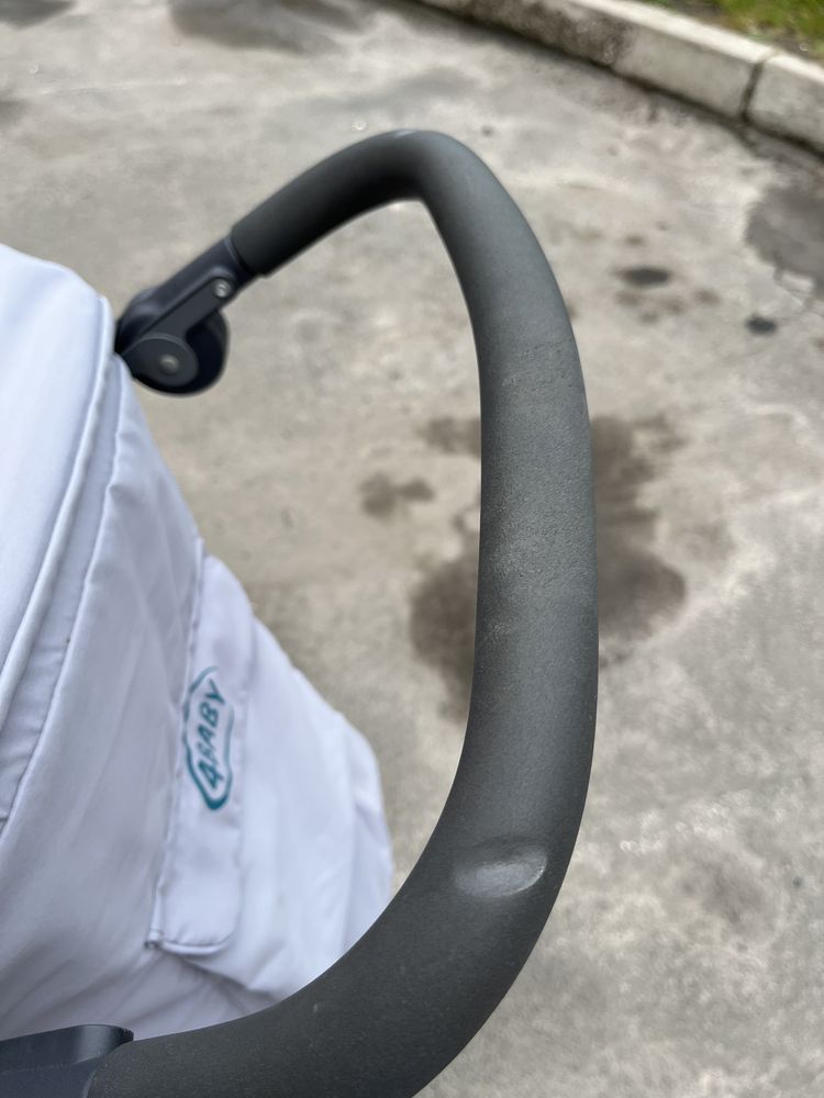 Прогулянкова коляска дитяча легка