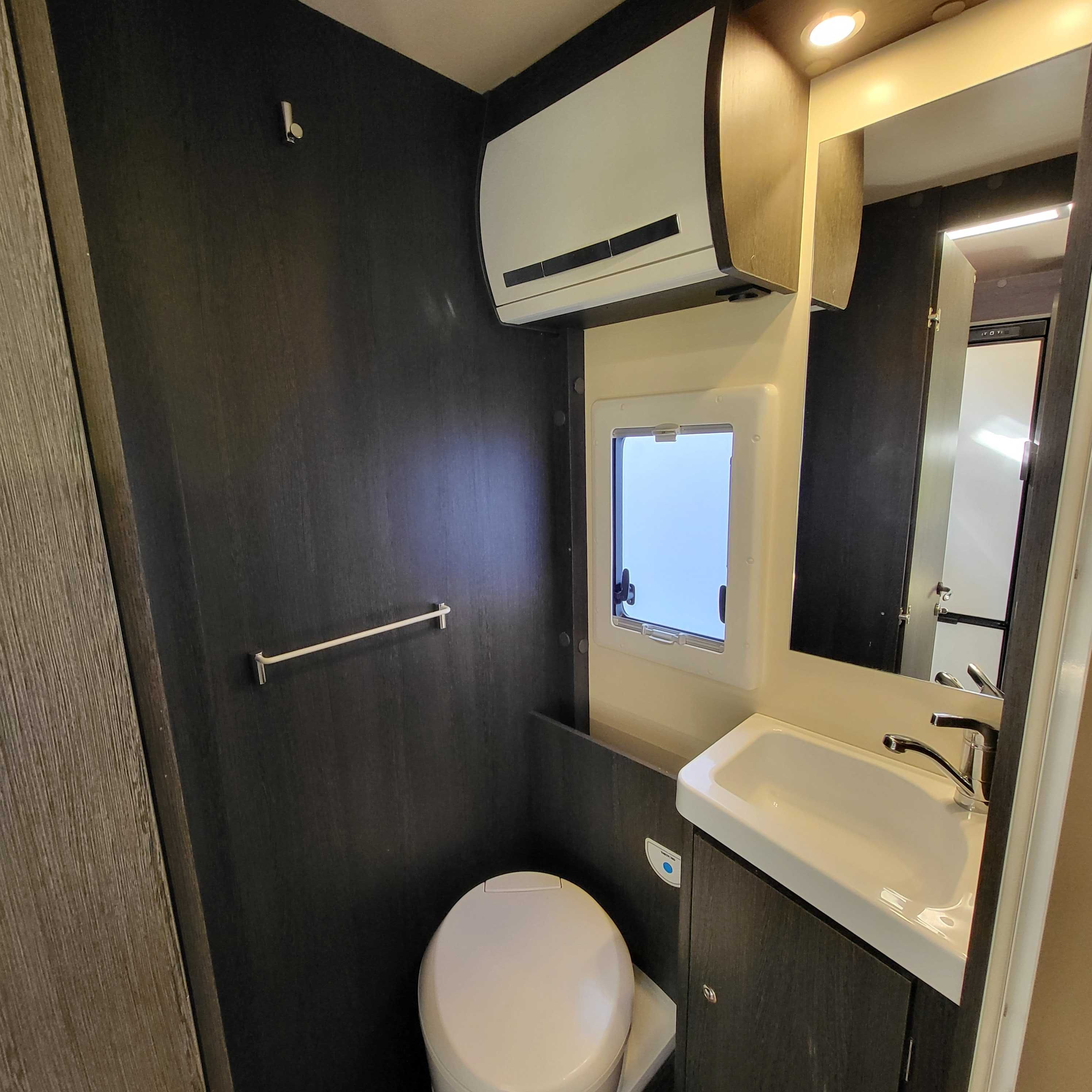 Kamper wynajem VIP 6 Bogate Wyposażenie Do Wynajęcia Camper