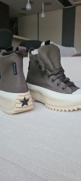 Продам Новые ,зимние Converse раз.37.