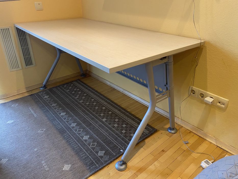 Стіл офісний