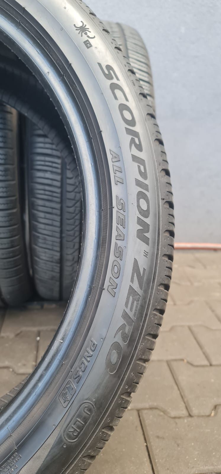 265/40/22 Pirelli komplet wielosezonowe