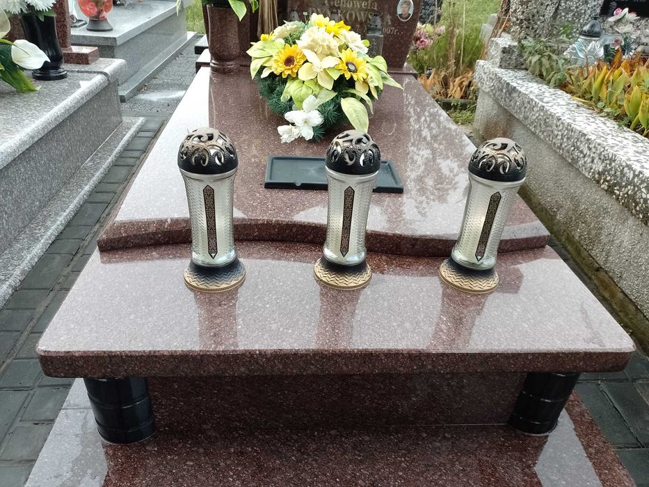 Sprzątanie grobów, pomników. Cały rok. Otwock, Karczew, Józefów.