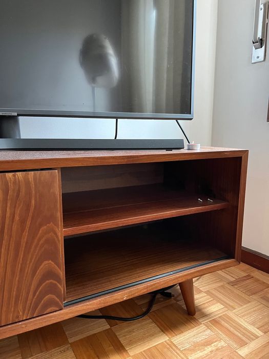 Aparador tv em madeira