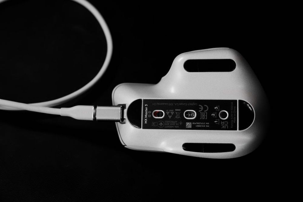 **Logitech MX Master 3 BDB + etui, super kabel, ładowanie MAGNETYCZNE*