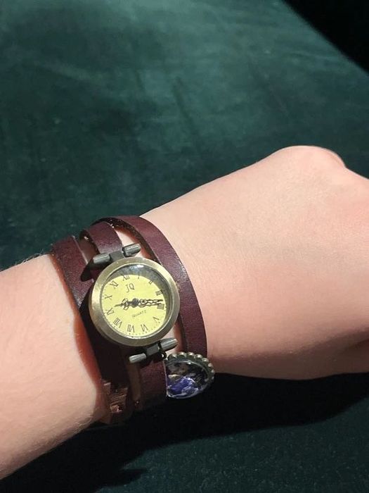 Zegarek a la vintage drobny brązowy podróżnik