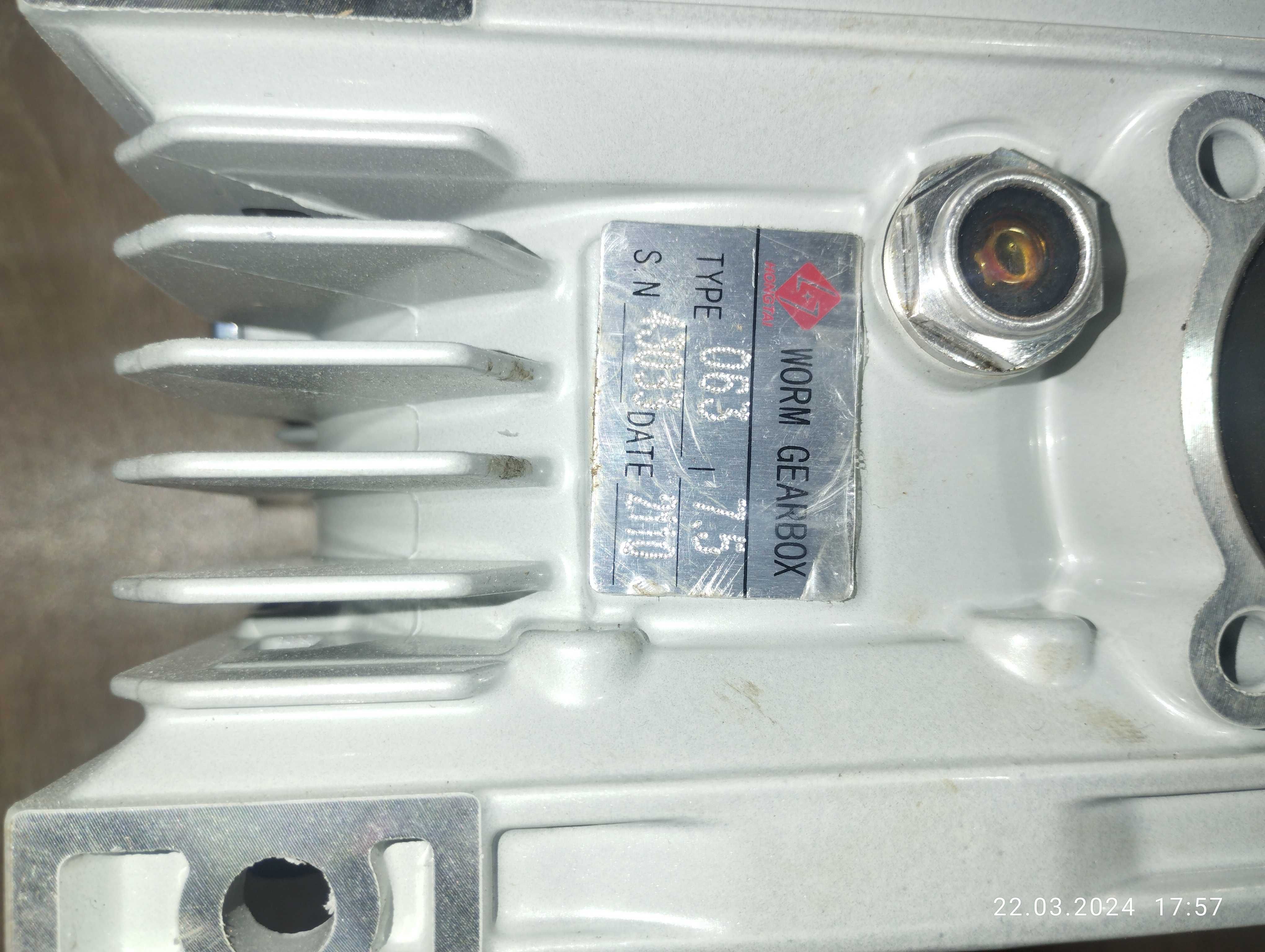 Редуктор червячний 063/7.5 WORM GEARBOX