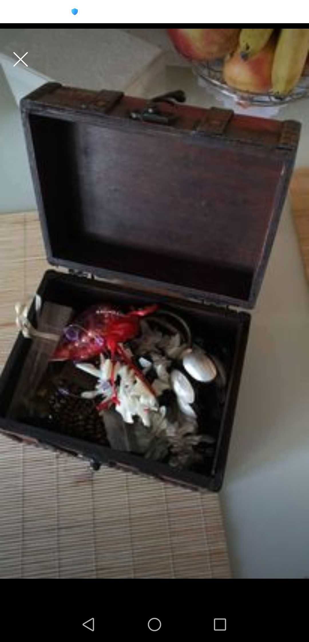 Drewniana szkatulka z biżuterią