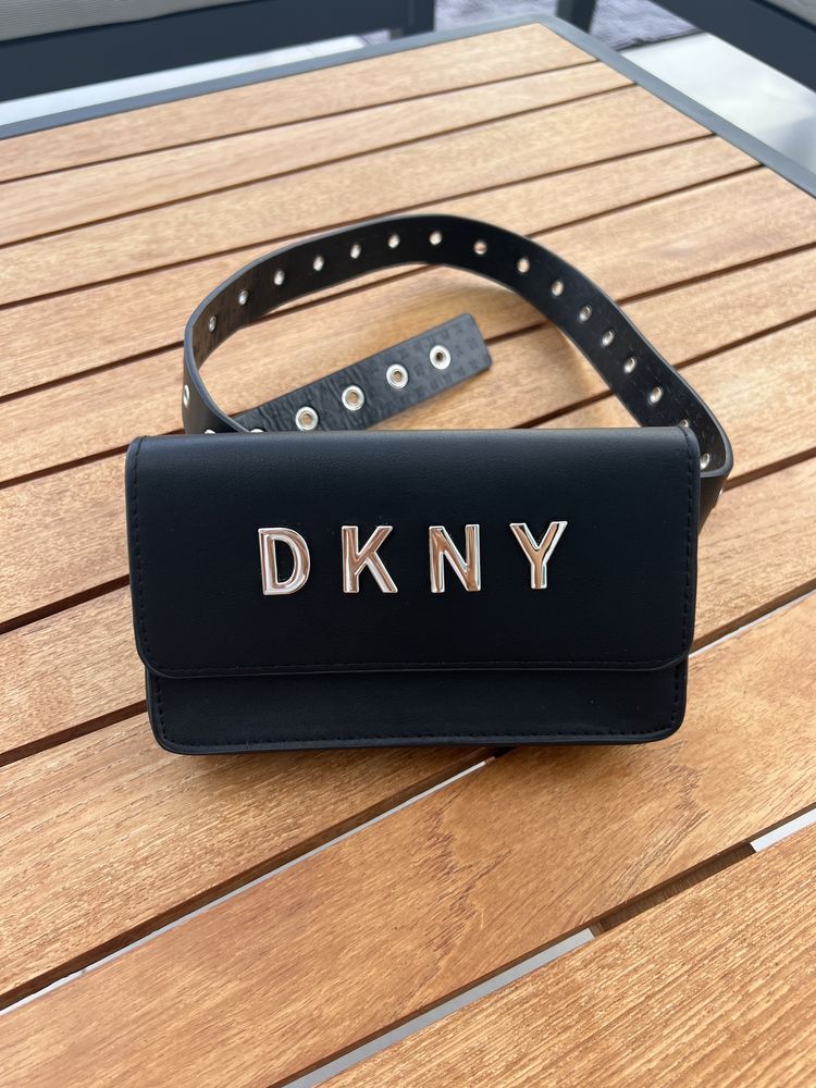 Нова Поясна сумка від DKNY