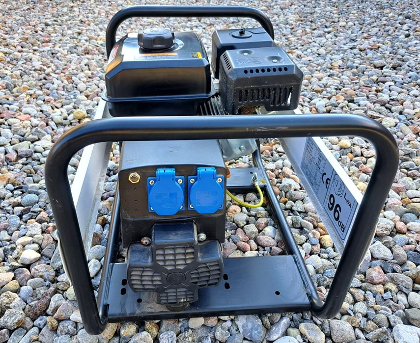 FOGO F 3001 R Agregat prądotwórczy 1-fazowy 230V z AVR,  2,7 kW