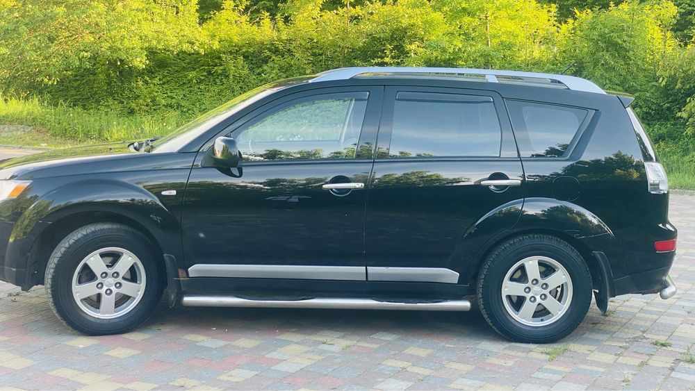 Mitsubishi Outlander XL