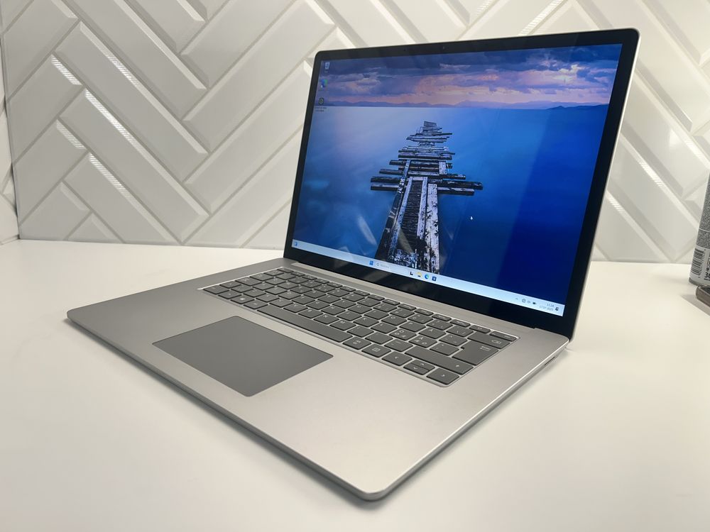 Microsoft Surface Laptop 4 (1979) i7-11gen 8 GB / 128 GB 15” Dotykowy