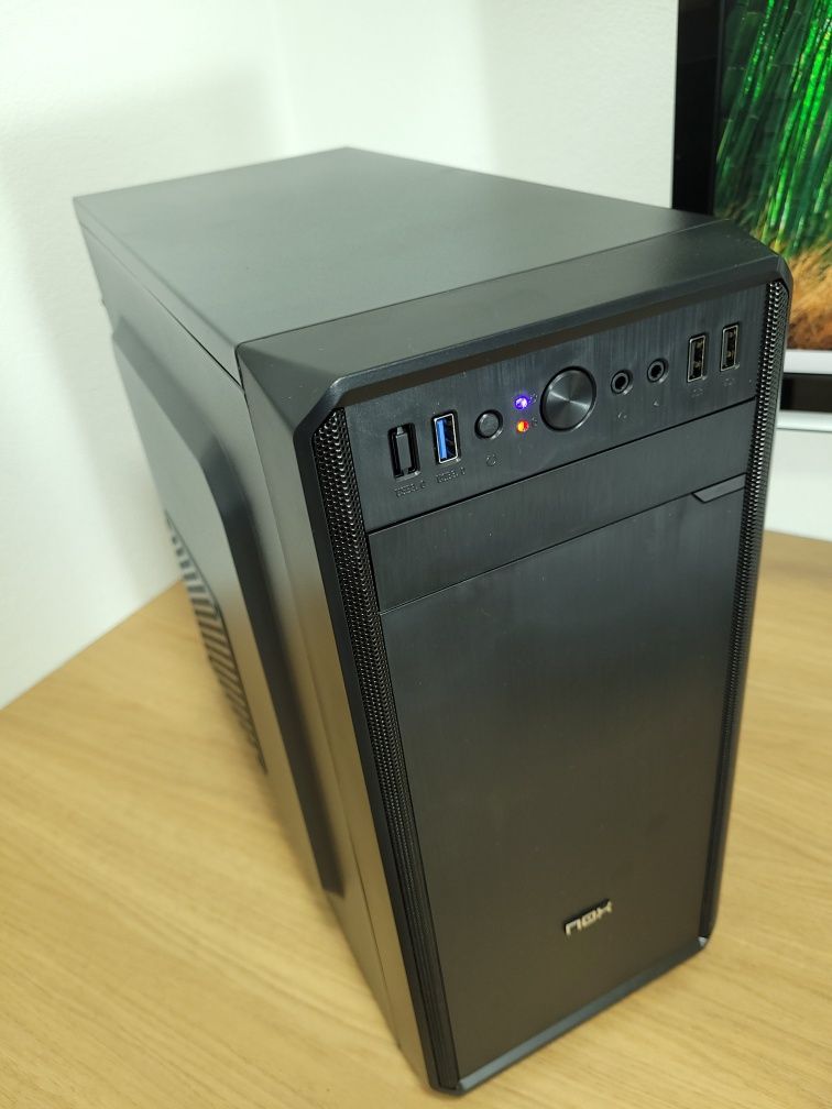 Workstation Ryzen | Vega 3 | 8GB RAM | SSD 480 GB