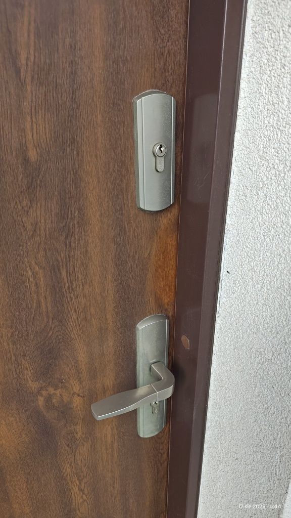 Drzwi zewnętrzne 90 cm antywłamaniowe