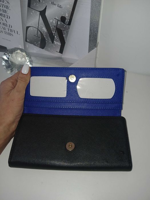 Czarny portfel Prada