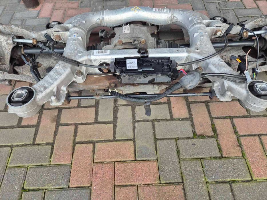 задня балка ричаг цапфа редуктор супорт бмв 7 серія F01