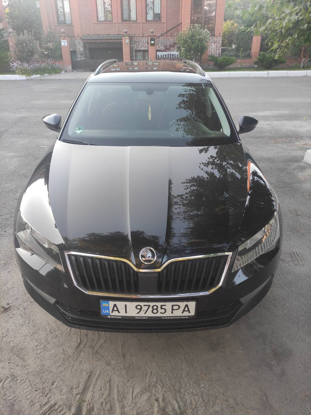 Машина Skoda superb