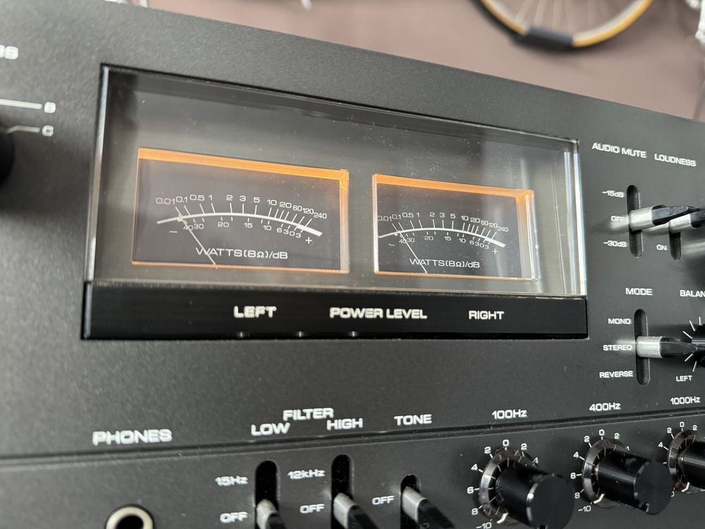 Топовий підсилювач Akai 2950
