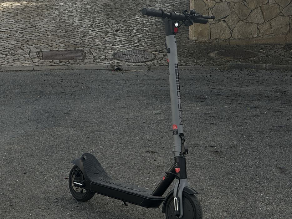 Vendo Trotinete Elétrica Momo Design Evo 9 — Apenas 117km! Como nova!