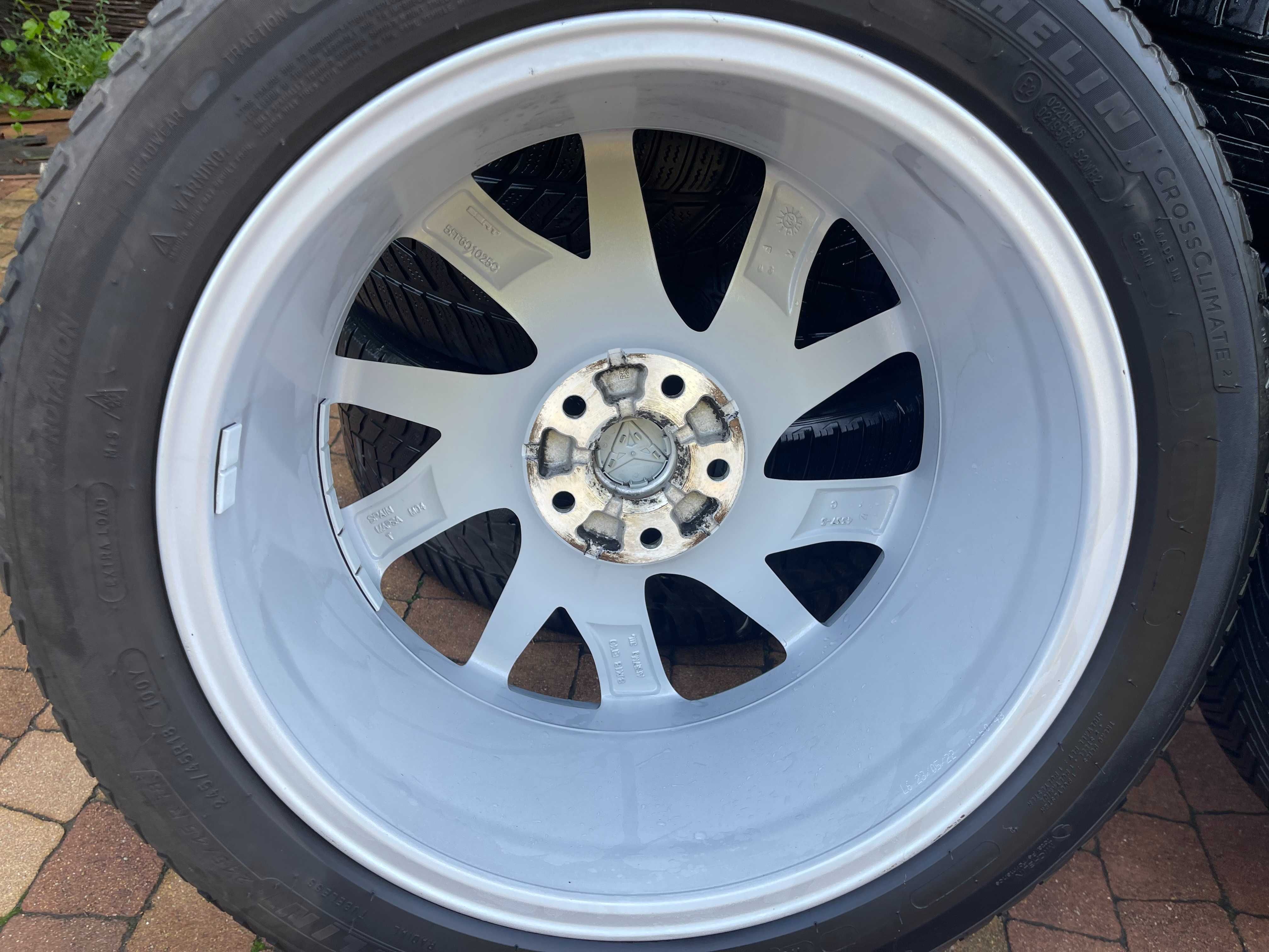 3884. Koła wielosezonowe Cupra Formentor oryginał 5x112 245/45/18