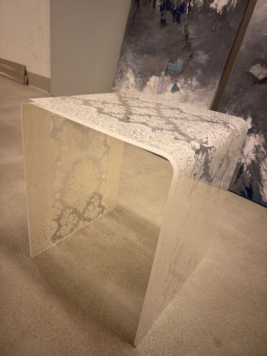 Akrylowy stolik zara home